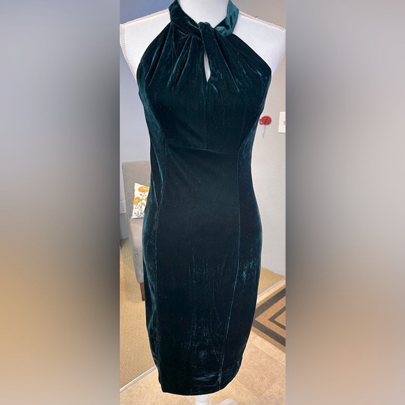 Velvet Forest Green Formal Dress by JULIA JORDAN - Picture 1 of 8